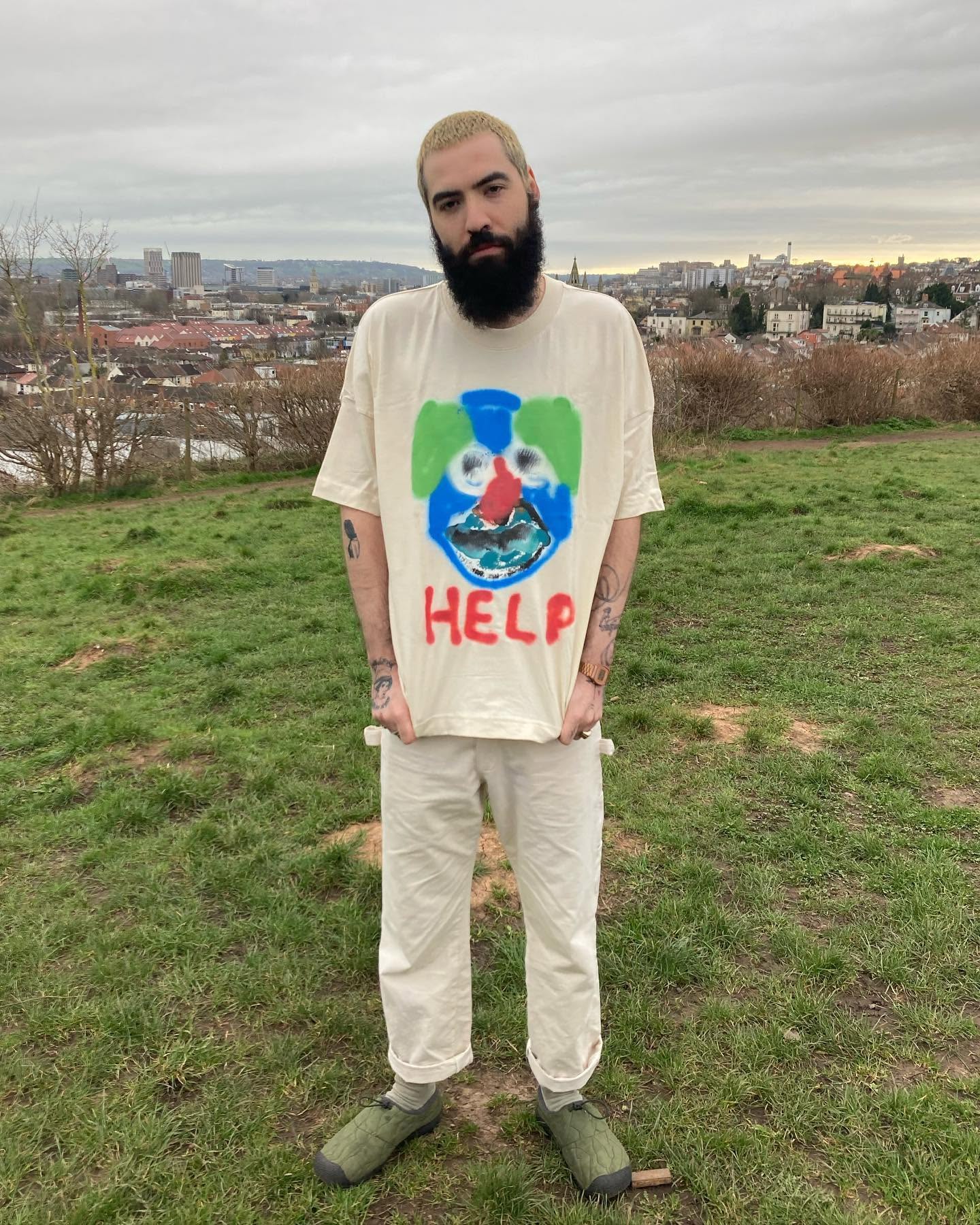 HELP' Skater style T-shirt-Neighbourhood Store