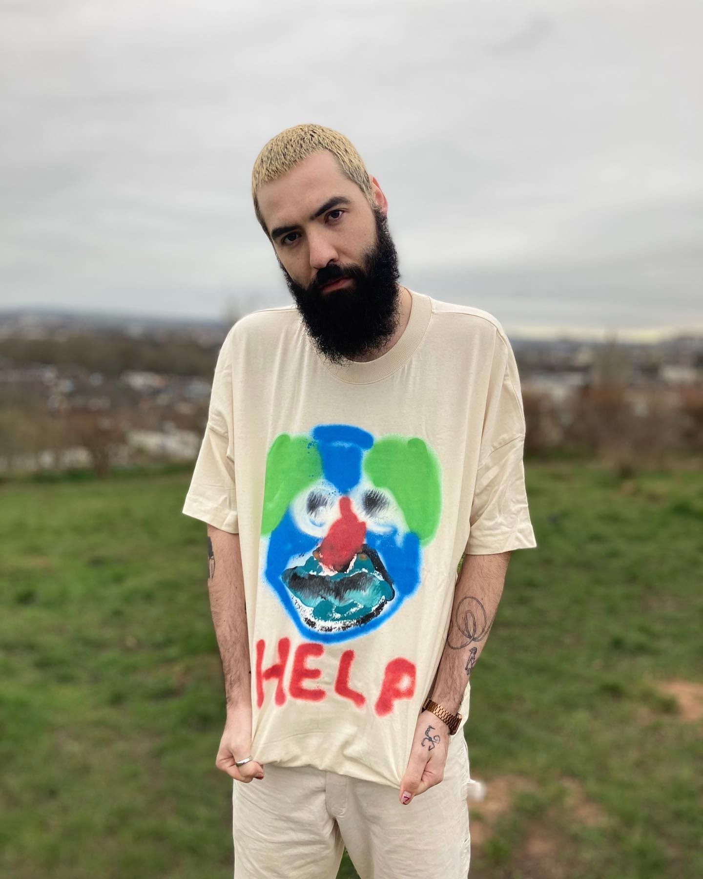 HELP' Skater style T-shirt-Neighbourhood Store
