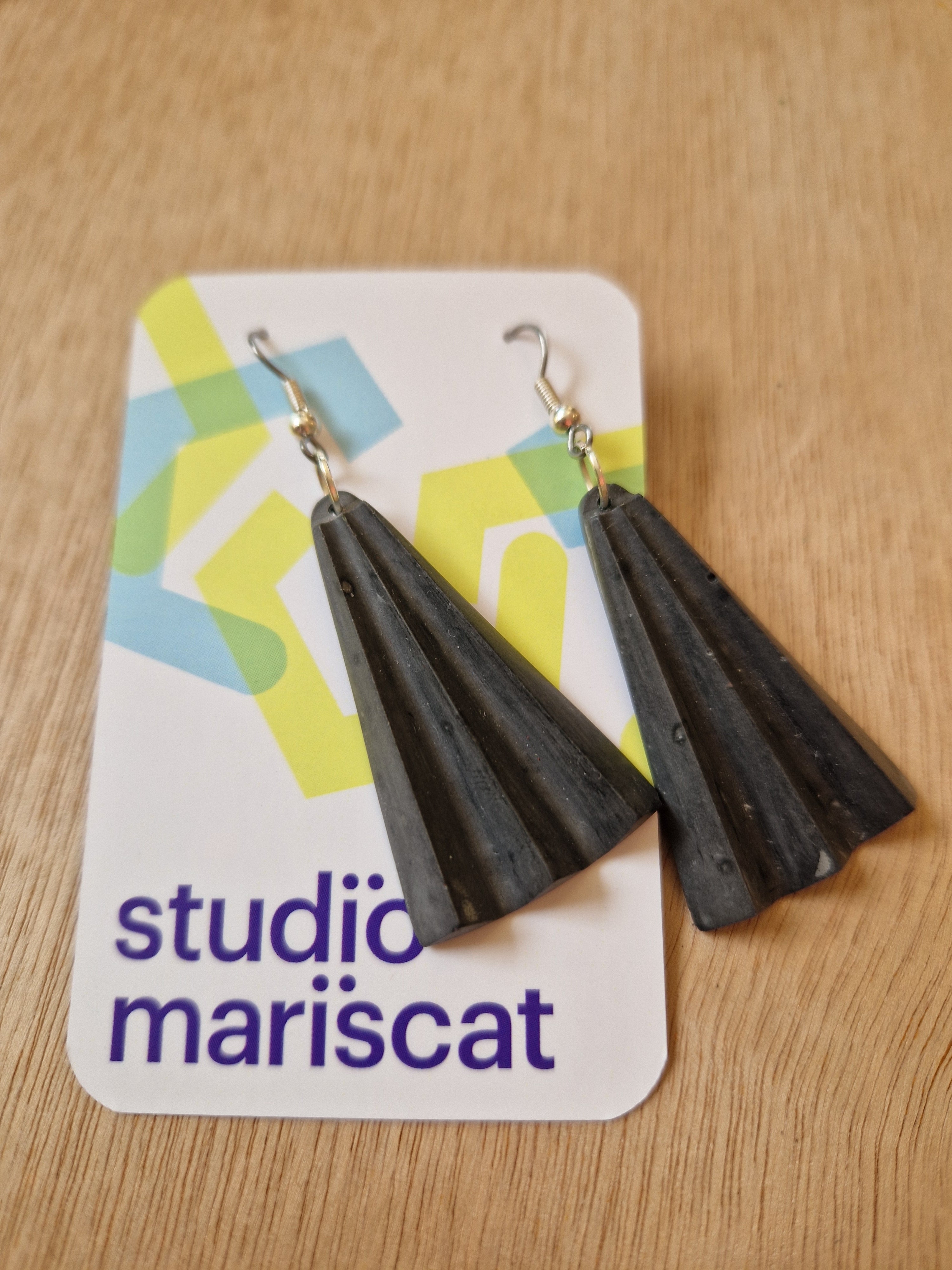 Fan earrings