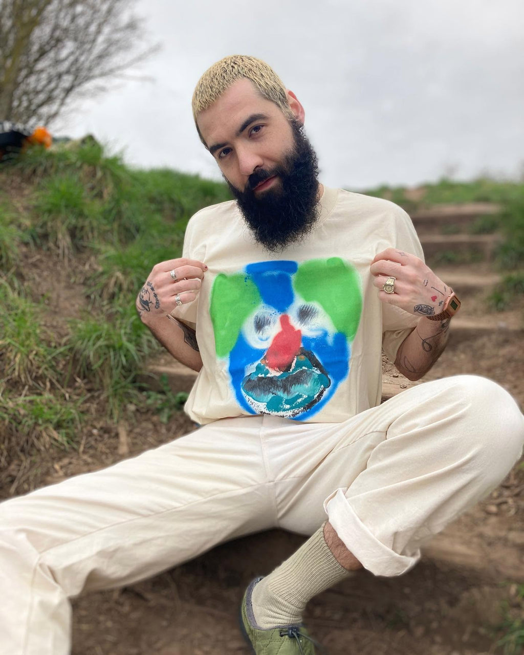 HELP' Skater style T-shirt-Neighbourhood Store 