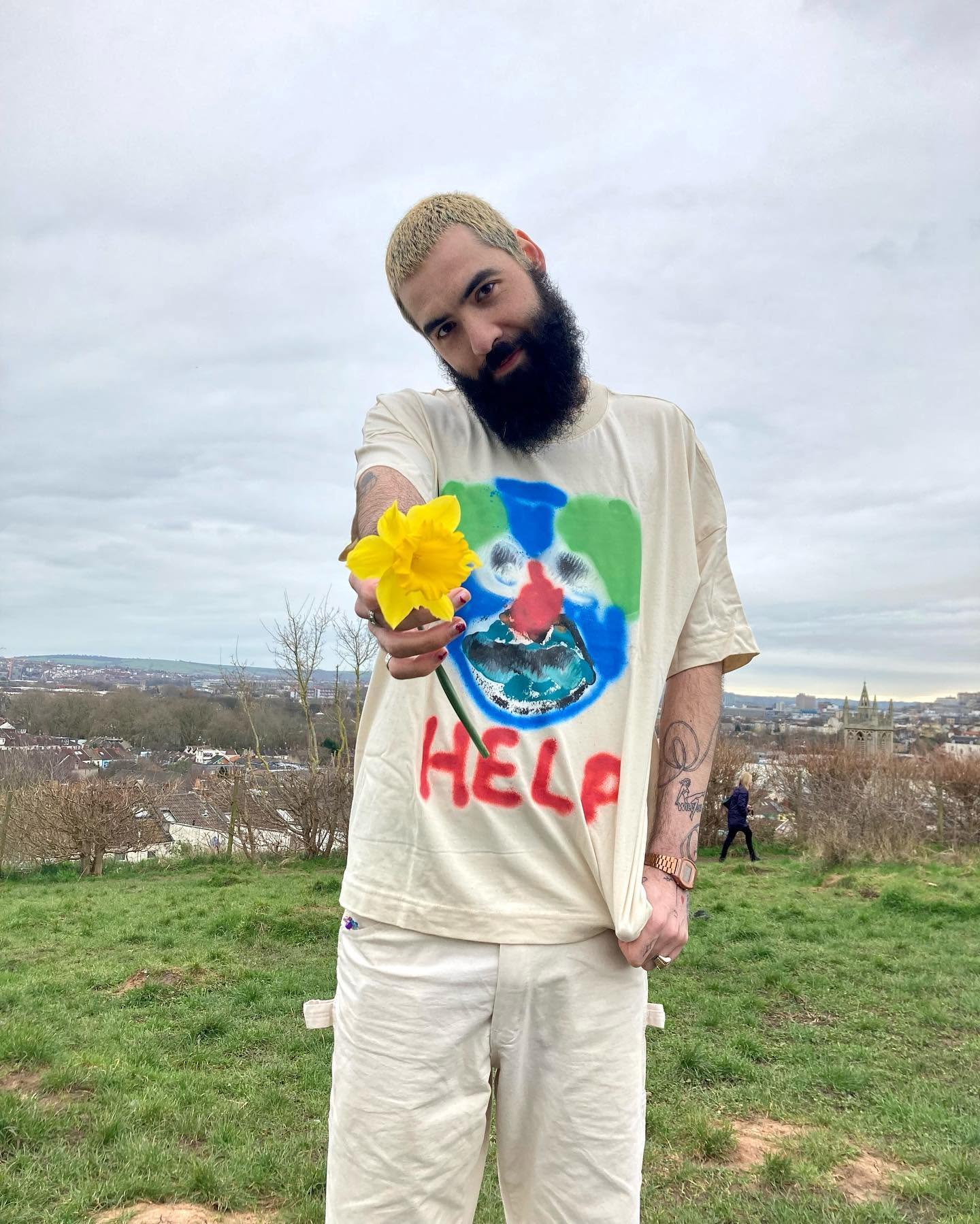 HELP' Skater style T-shirt-Neighbourhood Store 