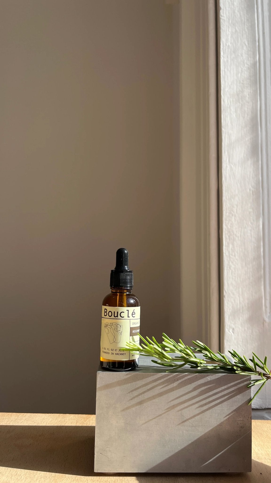 6049f0ff45e42d1cbc99c46b_boucle-rosemary-leaf-all-natural-nourishing-and-hydrating-botanical-hair-serum-oil-2021_1757522083878.jpeg