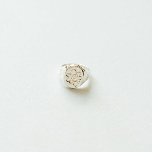 Indifferent Daisy Signet, Silver, Size J1/2