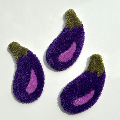 Tufted Aubergine Magnet