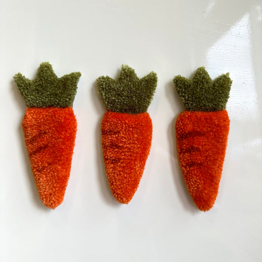 Tufted Carrot Magnet