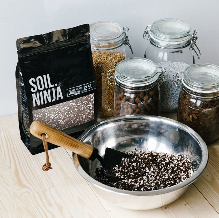 Peat- Free Houseplant Soil with Substrates