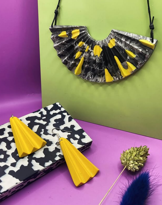 Fan earrings