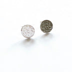 Hammered silver disc studs earrings