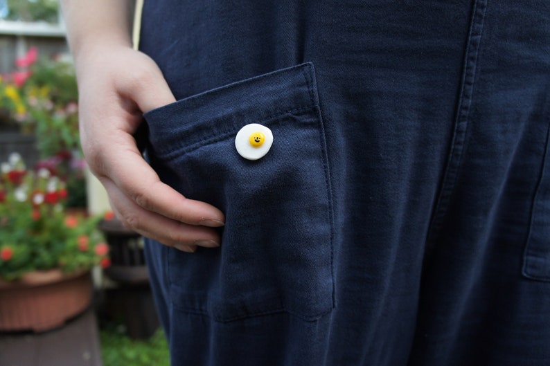 Egg Smiling - Handmade Pin badge