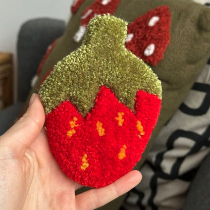 Tufted Strawberry Magnet (red)