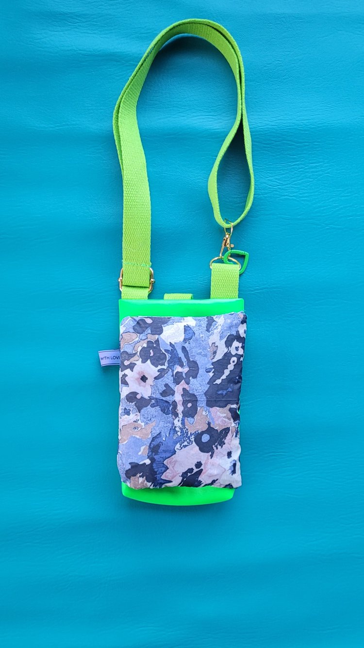 Where is my phone? Shopper Bag in Neon Green Cactus (green fastening)