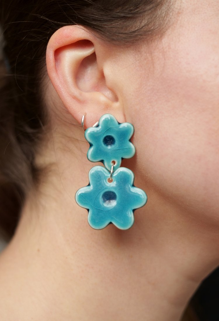 Flora dangling earrings